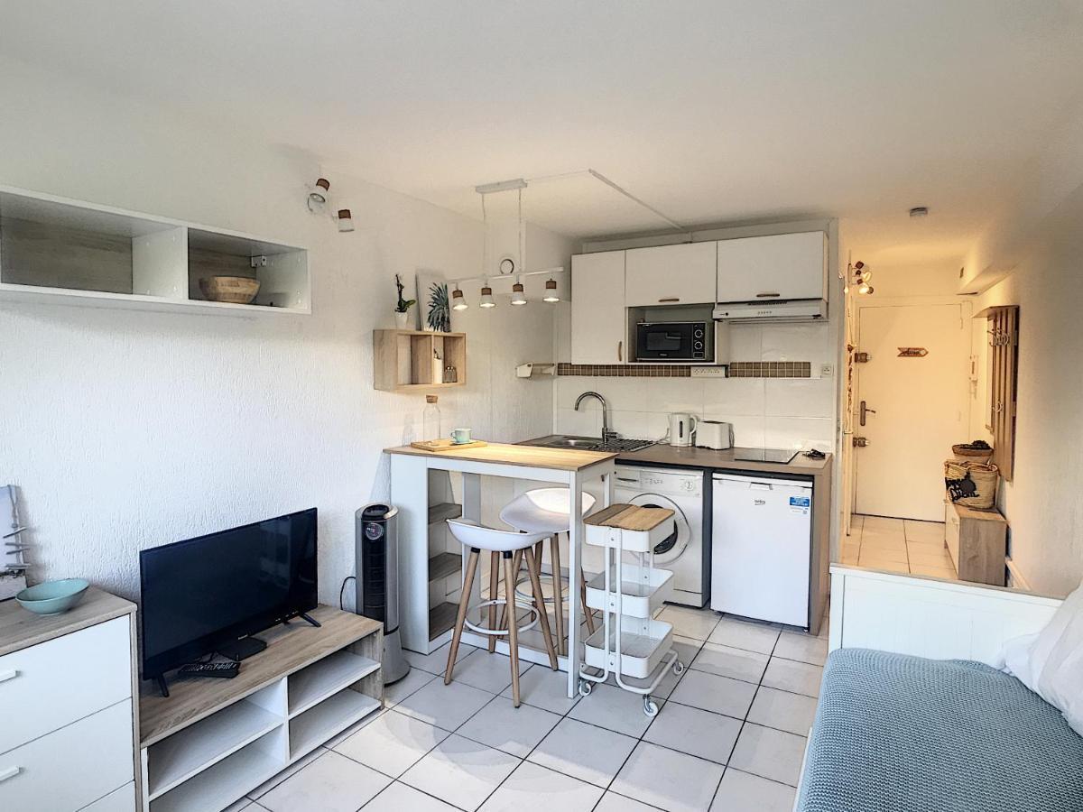 Golfe Juan Studio Dans Residence Avec Piscine Валлорис Экстерьер фото